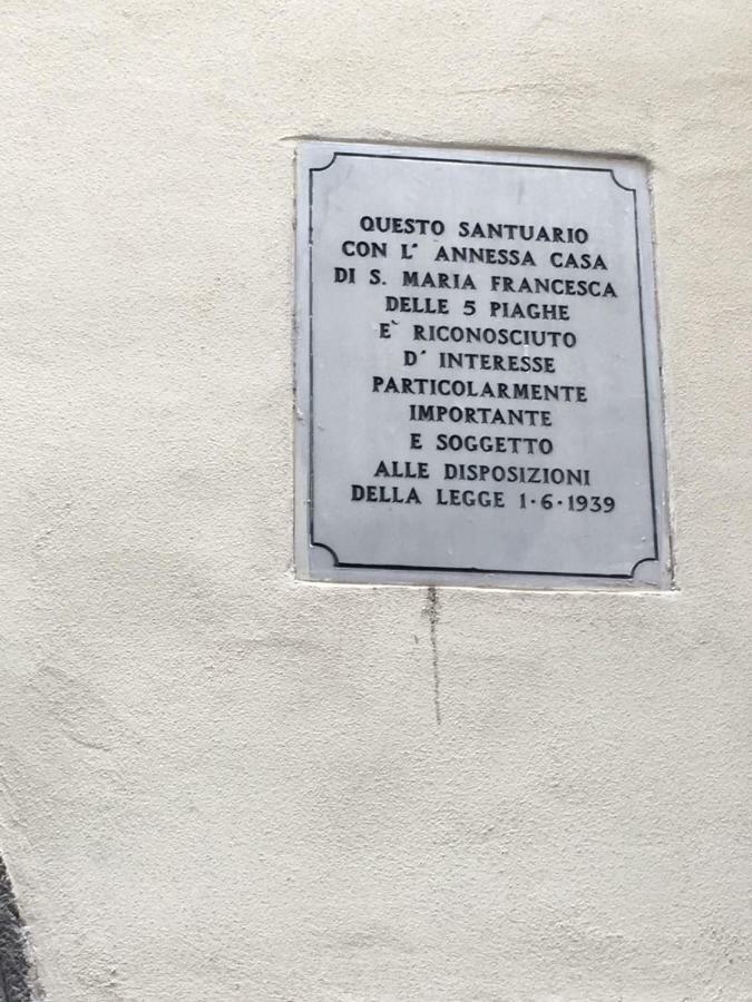 Vico Tre Re A Toledo 39 Apartment Napoli Exterior foto